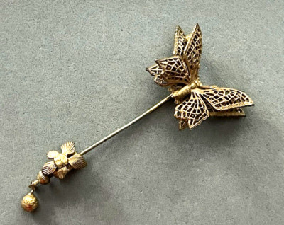 Vintage MIRIAM HASKELL 3-dimensional Butterfly Gold Plated Stick Pin Ornate Cap