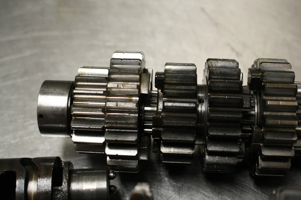 99-07 SUZUKI HAYABUSA ENGINE MOTOR TRANSMISSION TRANNY GEARS 24120-24F00 Foto 2 de 4