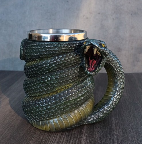Realistische wilde schlitternde Schlange Schlange mit giftigen Reißzähnen Kaffeebecher Tasse - Bild 1 von 9