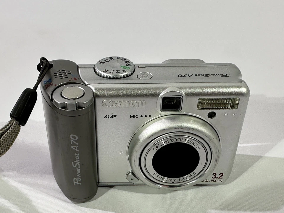 Canon A 70 Digitalkamera Modell Powershot  3.2 MP Silber Defekt Ersatzteil HL5 - Bild 3 von 4