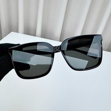 Classic GentleMonster PLOT Square Sunglasses- Black with Gift Bag