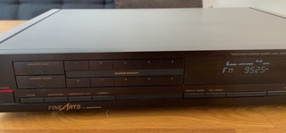 T 905 Tuner Fine Arts by Grundig Quartz Lock Synthesizer Tuner