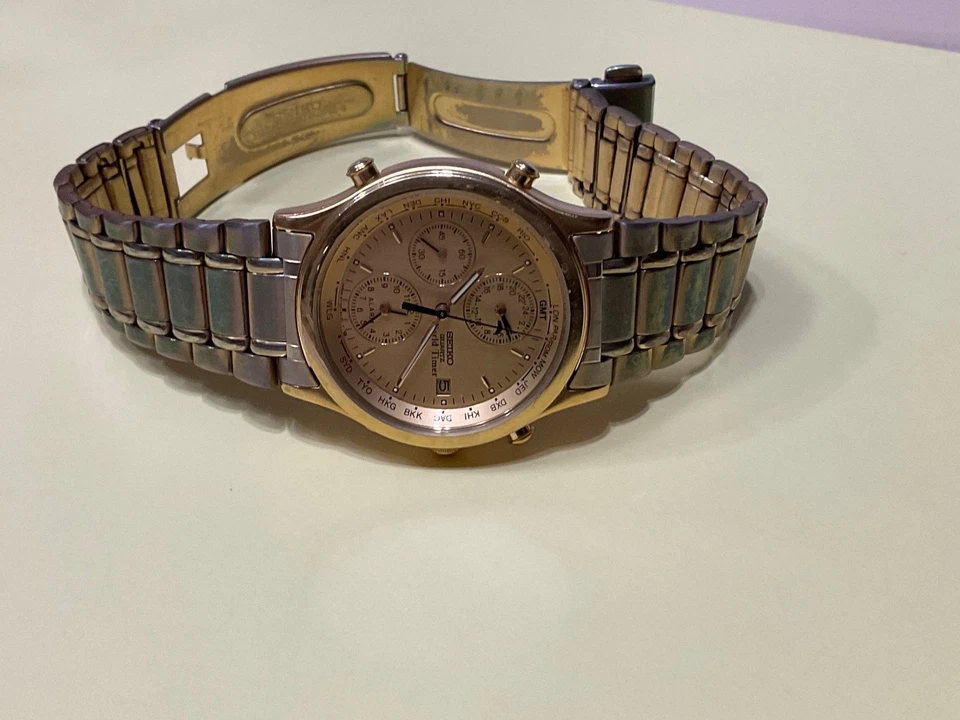 Men's Seiko World Timer Chronograph Gold Tone Quartz Watch 5T52-6A29 - Image 4 of 4