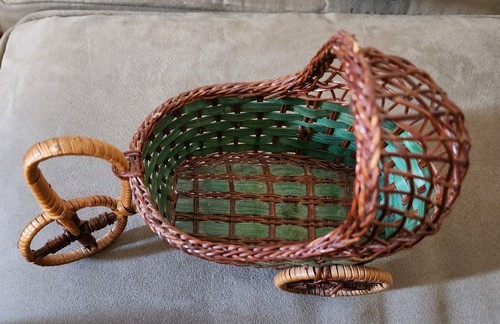Vintage Wicker Baby Buggy & "Fancy Friends" Porcelain Doll - Picture 3 of 9
