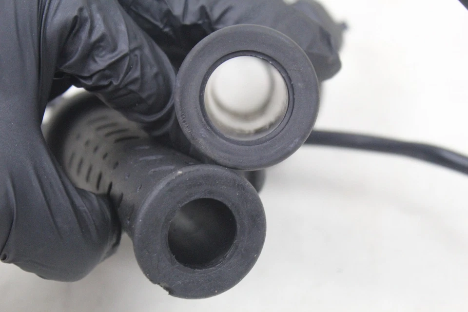 Aprilia RSV4 1100 21-25 Tuono OEM Fly By Wire Throttle Control & Grips NICE! - Image 2 of 4