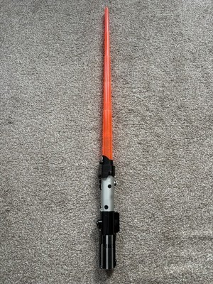 Star Wars Darth Vader Lichtschwert Spring Loaded Light Sound Motion Hasbro 2006