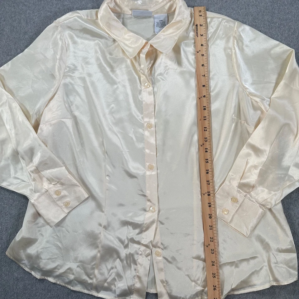 Blusa para mujer Jaclyn Smith satinada con botones 20W marfil vintage brillante vacaciones Foto 2 de 4