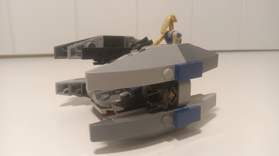 LEGO Star Wars 75073 Vulture Droid, foto 2 de 3