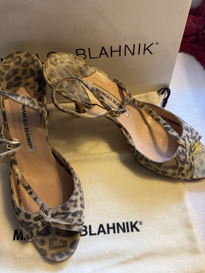 Estampado de leopardo vintage “MANOLO BLAHNIK” H/C con adorno satinado EE. UU. 8,5 M Foto 3 de 4