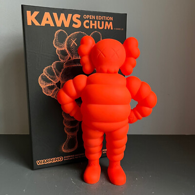 KAWS, CHUM, Vinylfigur, orange aus 2022, signiert mit original box