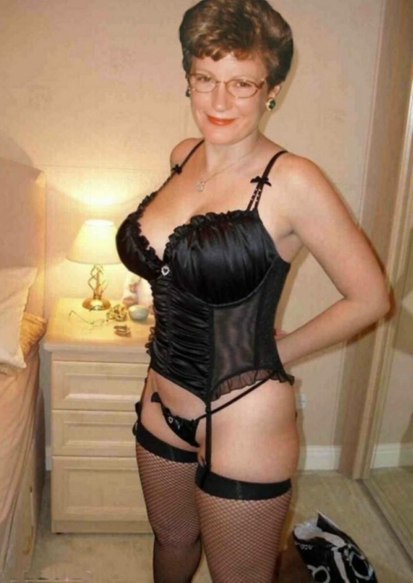 Mature Granny In Cute Underwear Hot Frontal Sexy 5x7 Print Busty Babe Photo  Z17 | eBay