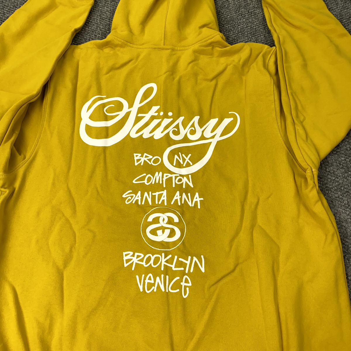Stussy World Tour Zip Hoodie Mens XL Honey Yellow Sweatshirt Stussy World Tour Zip Hoodie Mens XL Honey Yellow Sweatshirt