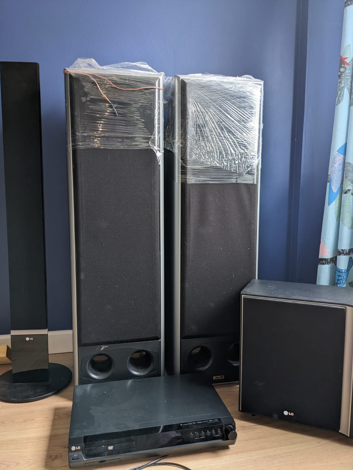 JWS Floor Speakers With LG Subwoofer, Amplifier & More Surround Sound