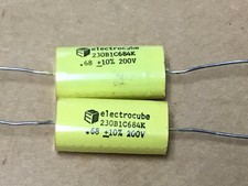 (2 PC) ELECTROCUBE 230B1C684K Condensador, Axial Mylar .68uF 200V 10%