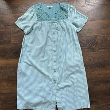 Go Softly Patio Denim Robe Mumu Embroidered Peacock Women’s M Snaps Pockets D5