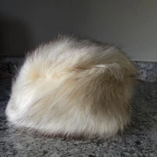 Zeagoo 2010's Faux Fur Fuzzy White and Beige Winter Russian Cossack Style Hat 