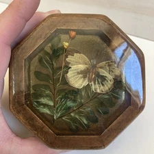 Vintage Wood Trinket Box Lucite Pressed Flowers leaves and butterfly 