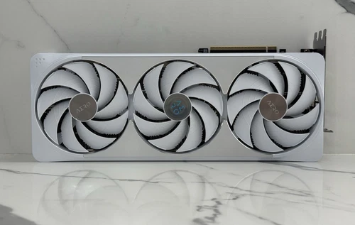 GIGABYTE GeForce RTX 5070 Ti AERO - 16GB GDDR7 White Graphics Card - NVIDIA GPU