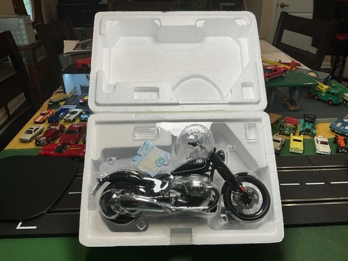 BMW Motorrad R18 First Edition Scale 1:10 DieCast Manufactured by Hand - Picture 9 of 10