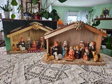 Christmas Nativity 11 pcs Set with Stable 2003 Porcelain Home For The Holidays