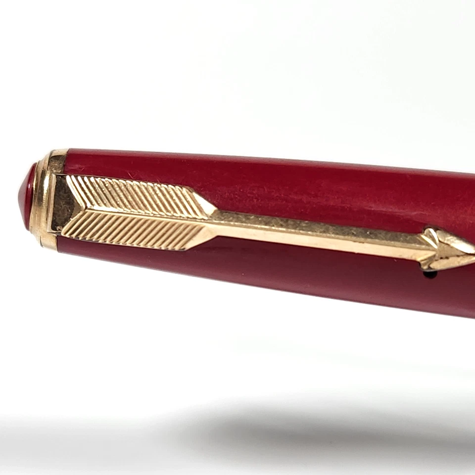 De colección 1950 PARKER DUOFOLD Junior Resina Roja Inglaterra Oro 14K Plumín Fino ¡Raro! Foto 3 de 4