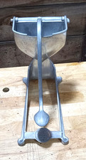 Vintage Wear-Ever Freestanding Aluminum Manual Hand Juicer