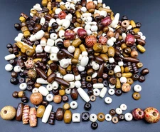 1020 Pcs Assorted Printed Wooden Beads for Jewelry Making and Craft Projects