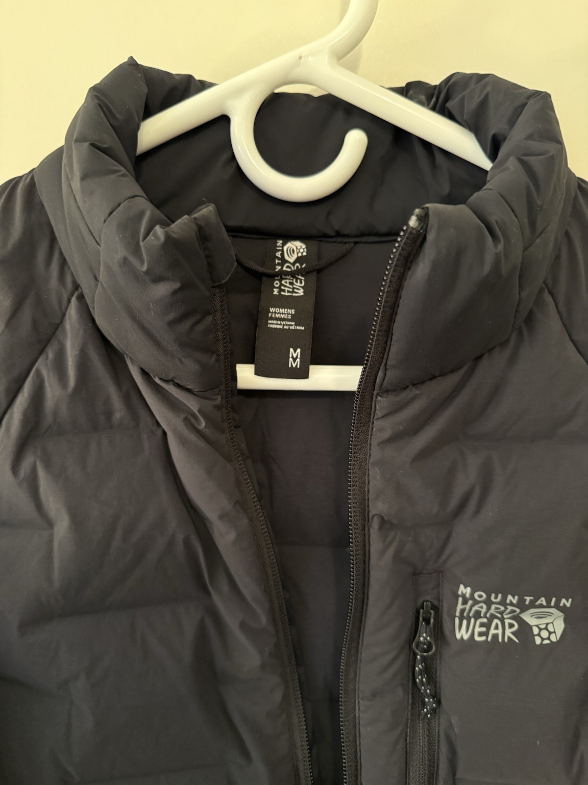 Mountain hardware Women’s Medium Down Jacket Blac… - image 2