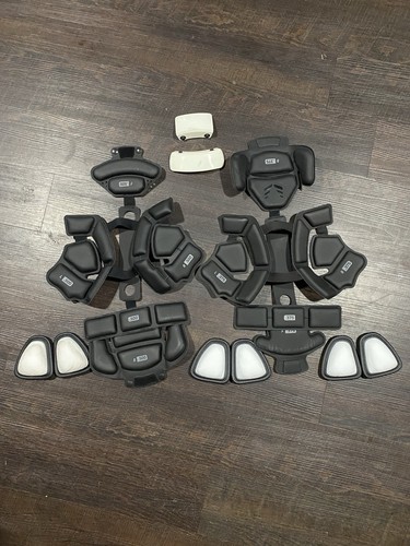 Vicis Zero 1 Football Helm (2 komplette Innenpolster-Sets) (3 Sets Wangenpolster)
