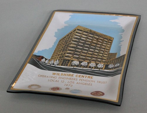 Vintage Wilshire Centre Promo Werbung Glas Tablett Los Angeles 1973 - Bild 1 von 4