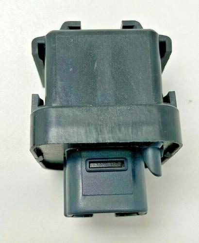 DENSO(OEM) 8592520010 NEW Radiator Fan Relay - Picture 3 of 6
