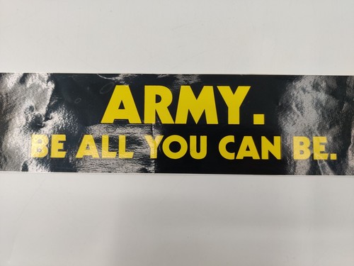 ESERCITO VINTAGE anni 80. ESSERE TUTTO QUELLO CHE PUOI ESSERE. ADESIVI PARAURTI 11" × 3" NERO E GIALLO - Foto 2 di 5