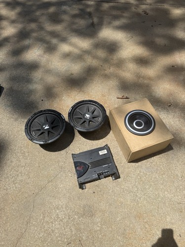 Car Subwoofers 2-12” kicker comp 1-8” eclipse Kicker p3001 amp
