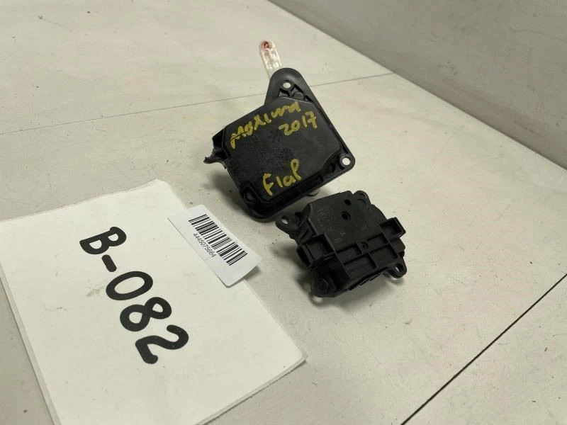 Nissan Máxima 2017 calefacción aire acondicionado actuadores de aleta OEM+ Foto 2 de 4