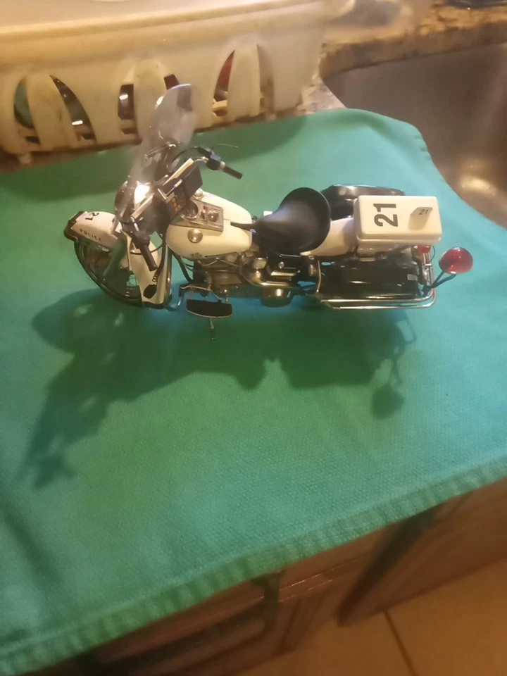 Motocicleta Franklin Mint Harley Davidson 21 Police Patrol escala 1:10 para piezas Foto 3 de 4