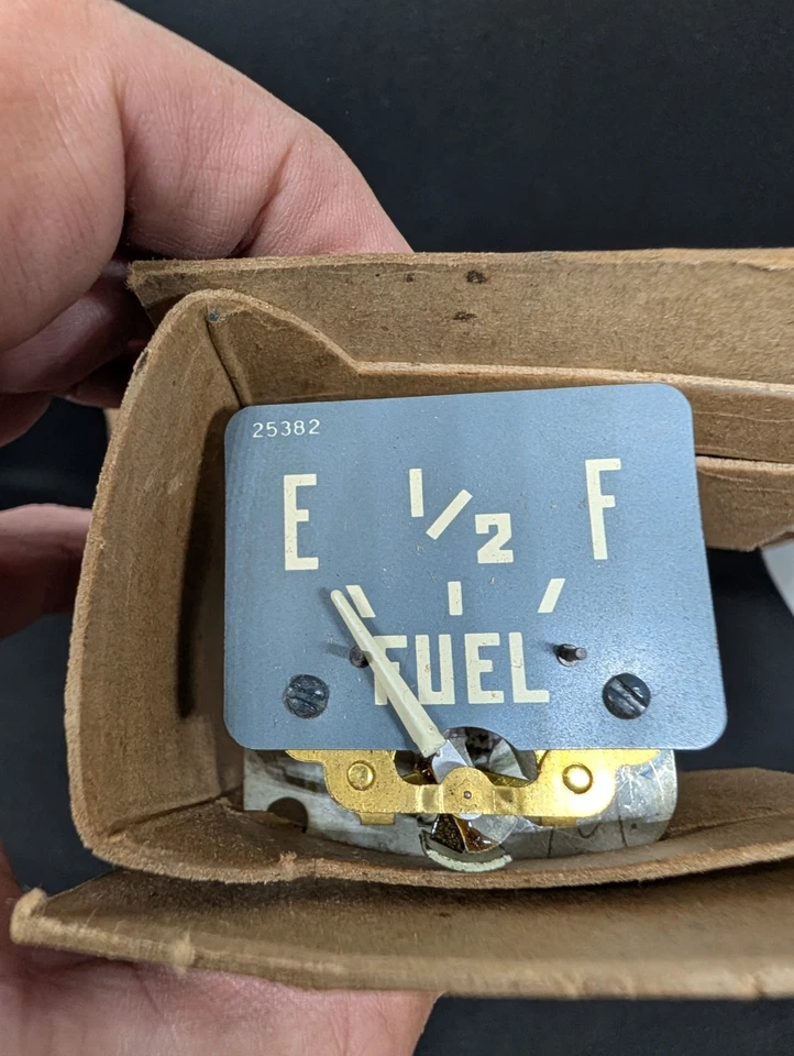 NOS 1951 1952 1953 DODGE B SERIES PICKUP TRUCK FUEL GAS DASH GAUGE 1271288 - Image 4 of 4