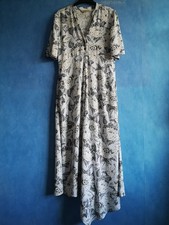 Modern Rarity Pale Blue Floral Short Sleeve Asymmetric Hem Midi Tea Dress Size 8
