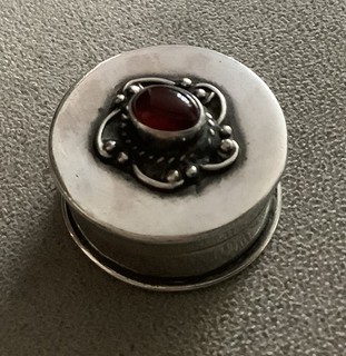 925 Silver Pill Box With Red Stone 13g 3x2cm