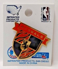 Cincinatti Bengals NFL Football Brand NEW Vintage Logo Enamel Lapel Pin Pinback
