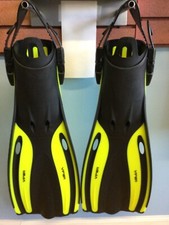 OCEANIC VIPER Open Heel Fins Size R Color Yellow as pictured