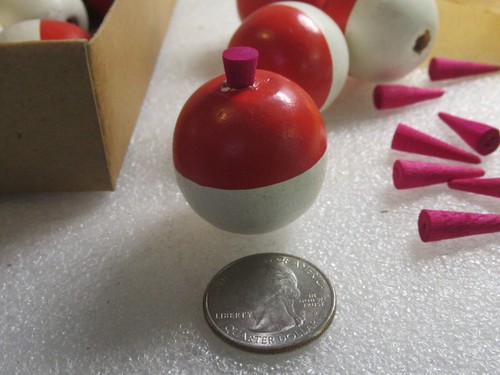 12 VINTAGE FISHING BOBBERS 1 DOZEN ORIGINAL GENUINE BALSA WOOD FLOATS 1 1/4 INCH - Picture 6 of 6