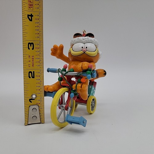 Vintage Enesco Garfield Trouble on 3 Wheels Tricycle Bike Christmas Ornament - Picture 8 of 14