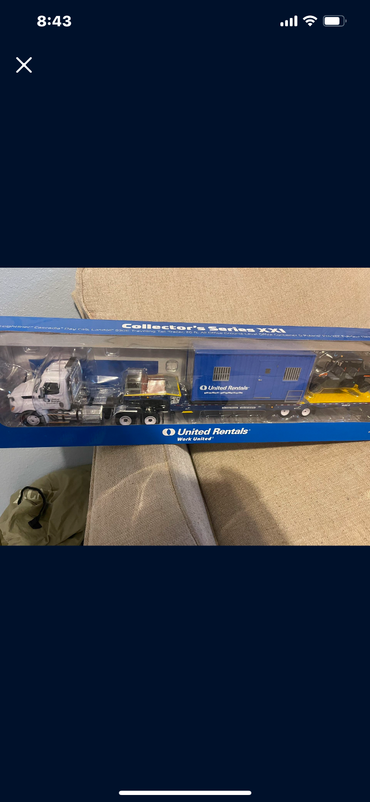 United Rentals Collector’s Series XXI First Gear  Freightliner, Office Container