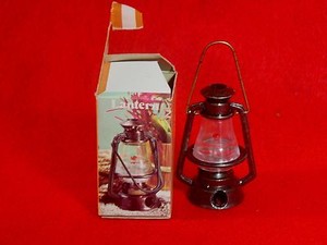 VINTAGE OLD FASHION DIE CAST LANTERN METAL PENCIL SHARPENER DOLLHOUSE LAMP