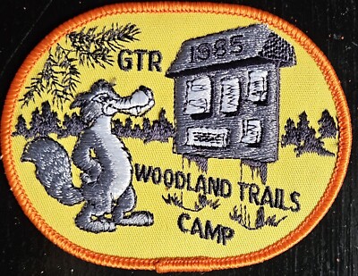 Woodland Trails Camp (1985) Scouts Canada Crest Badge Patch