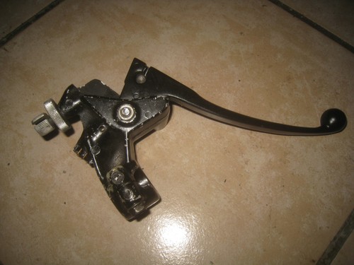 CX 500 C PC01 Levier d'embrayage Support Interrupteur Miroir Clutch Levier Holder - Photo 3 sur 3