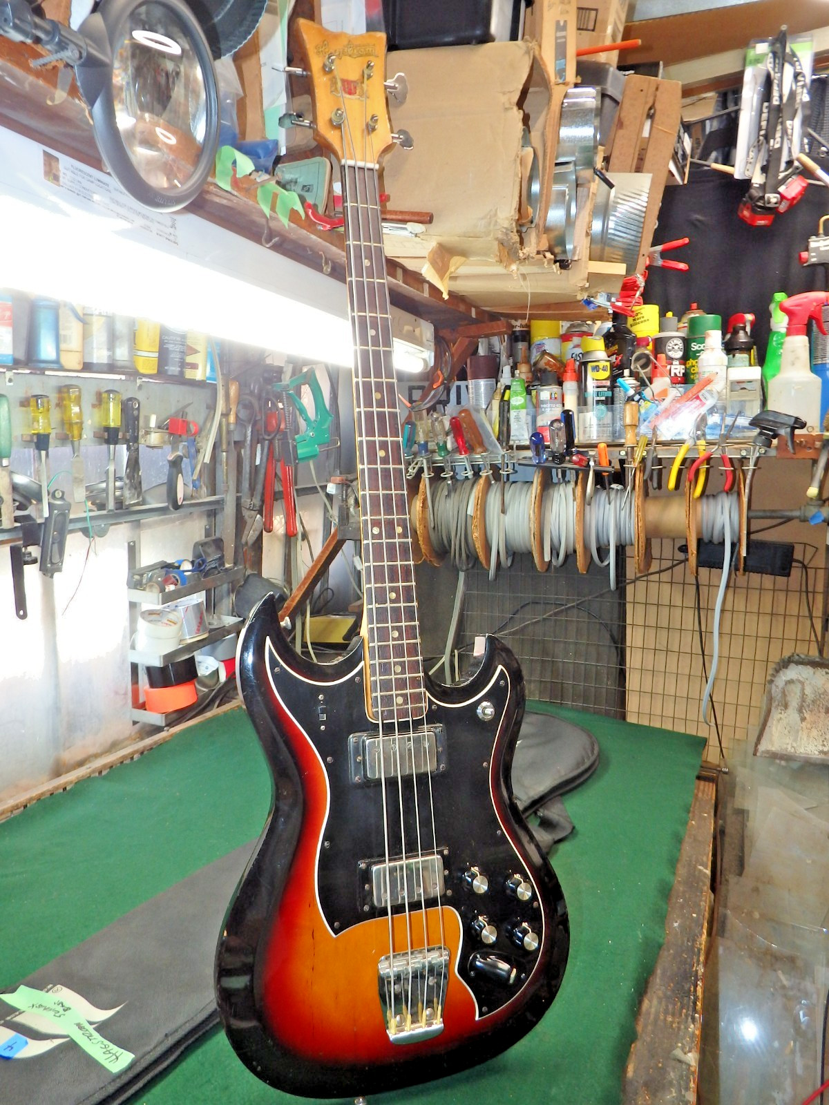 1960s Vintage Hagstrom bass guitar 2 Humbuckers Solid Body Sweeden Made