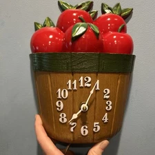 Spartus Vintage Wall Clock With Apple Basket Design All Original Features