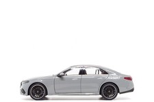 iScale 1:18 Mercedes-Benz E-Class (W214) AMG-Line in Alpine Grey Dealer Edition