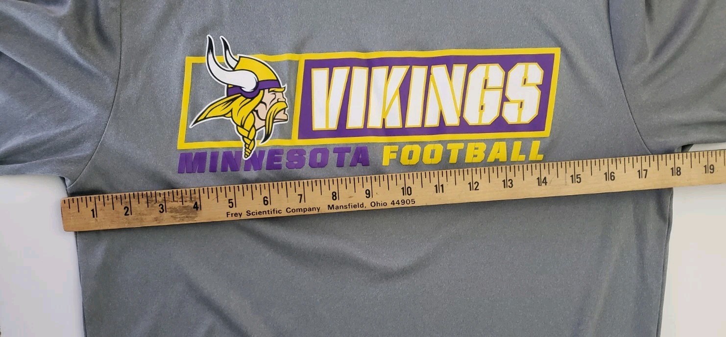 Minnesota Vikings Shirt with Logo. Mens Medium. view 8